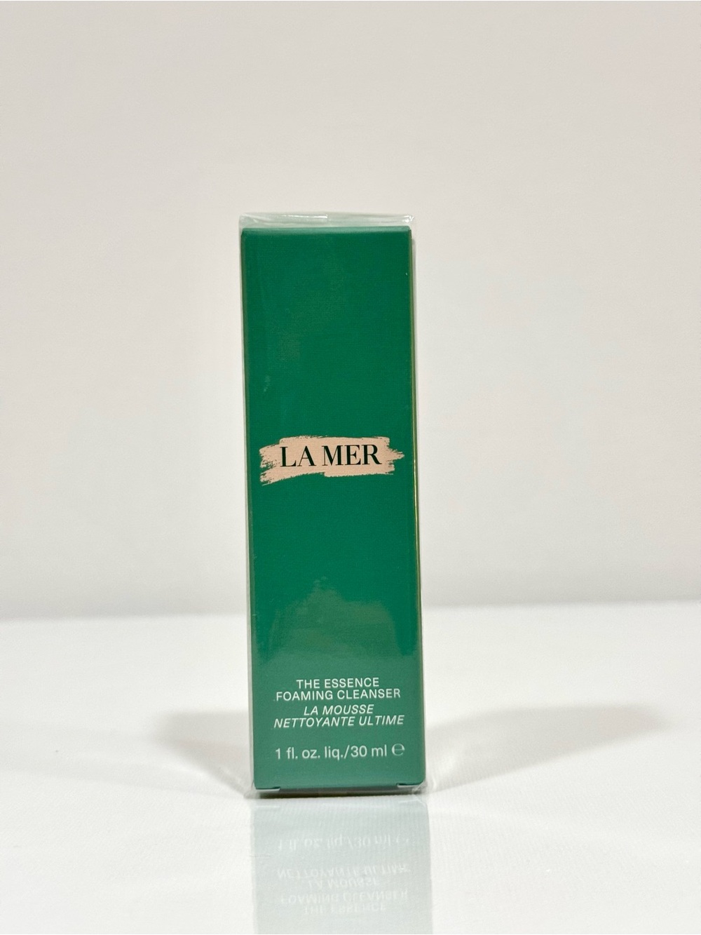 LA MER THE ESSENCE FOAMING CLEANSER (1OZ/30ML) TRAVEL SIZE AUTHENTIC NEW SEALED - Picture 2 of 3